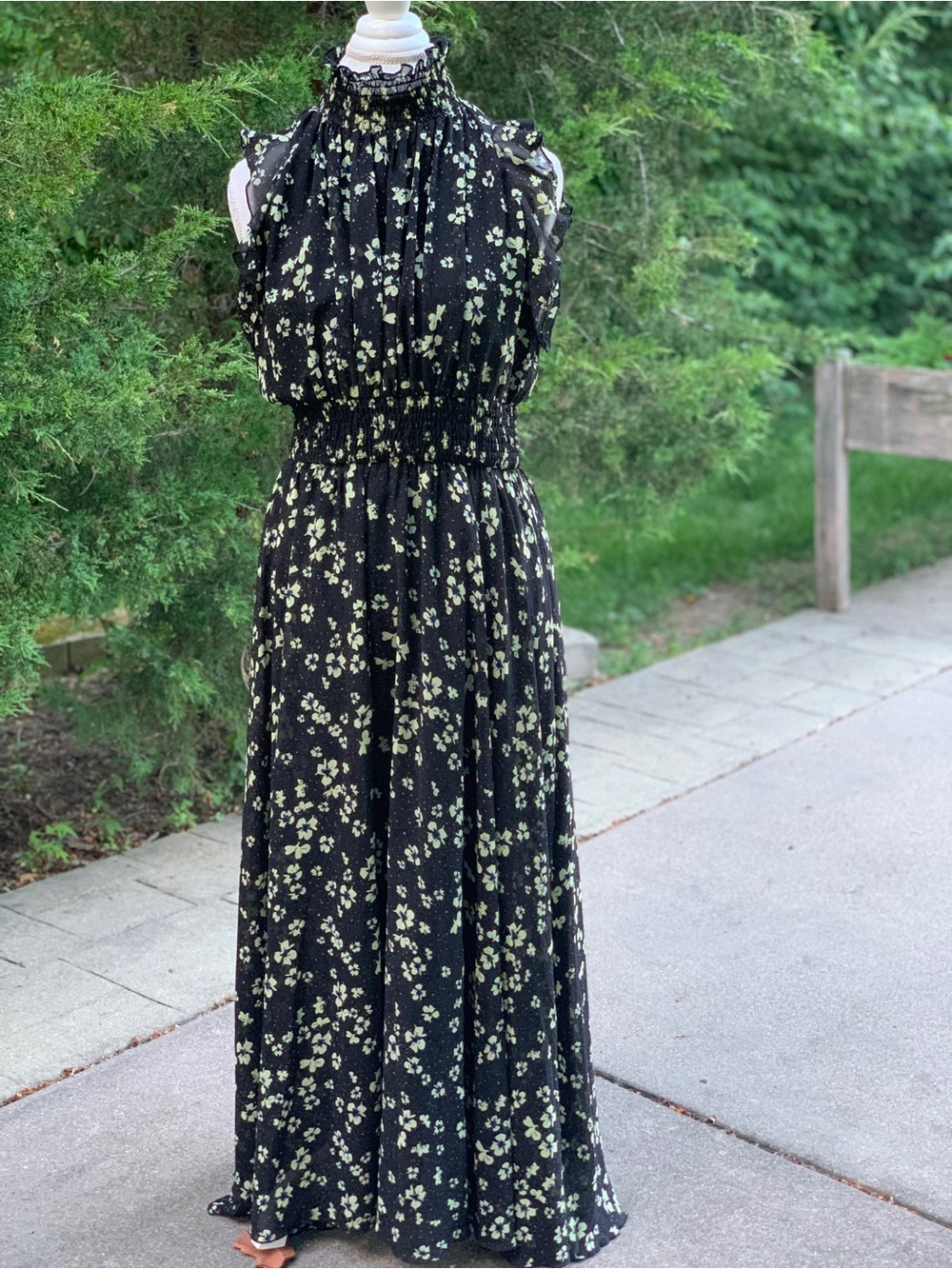MELLODAY Black Maxi Dress with Light Green Floral Print